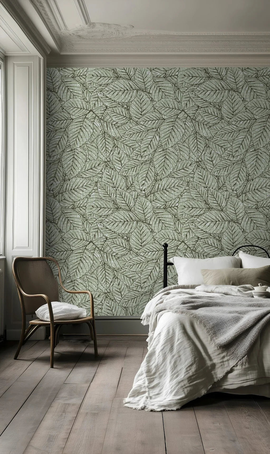 Simple green leafy stems, delivering an uncluttered and airy aesthetic.