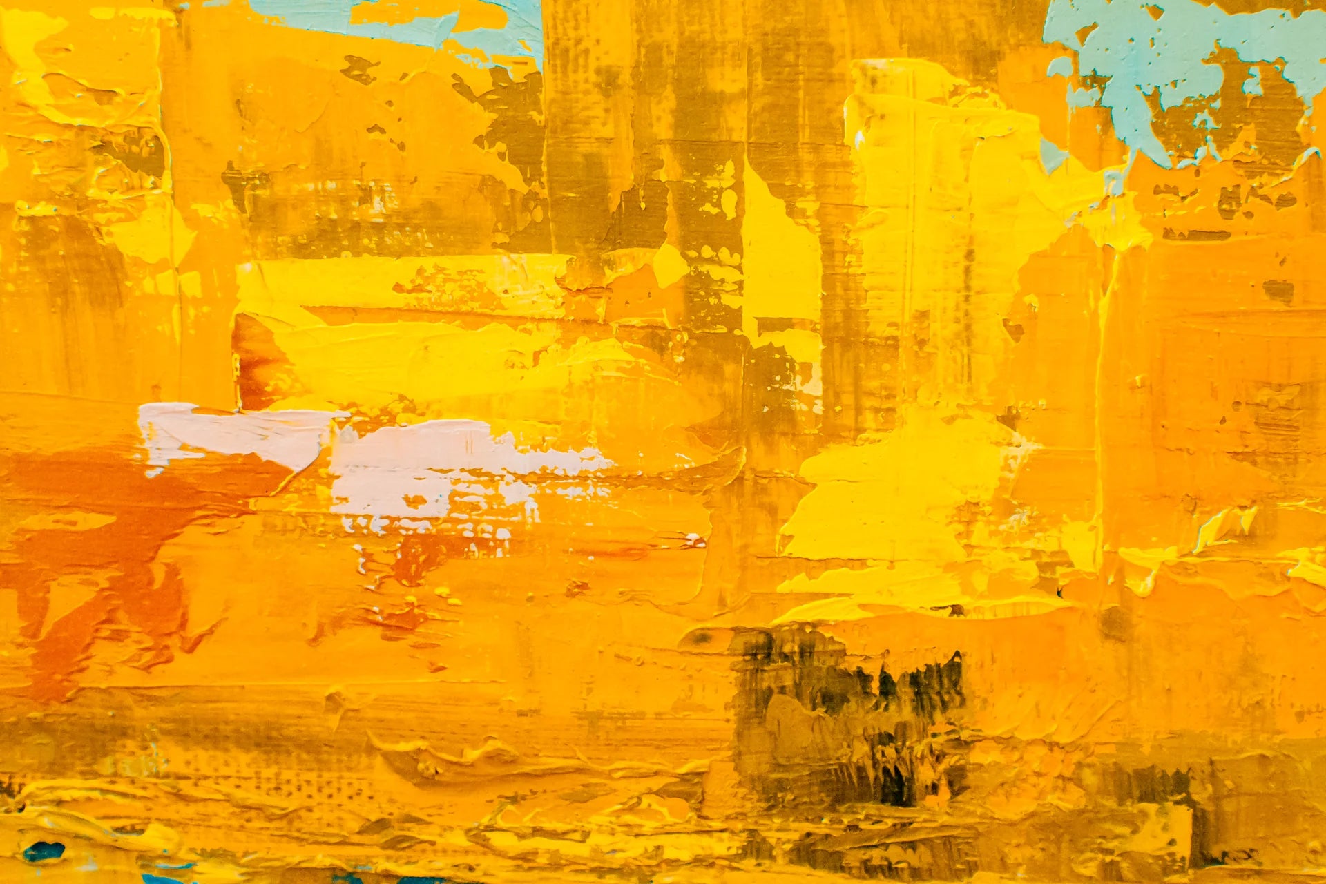 Amber Blaze golden abstract expressionist wallpaper creating ambiance in a serene bathroom